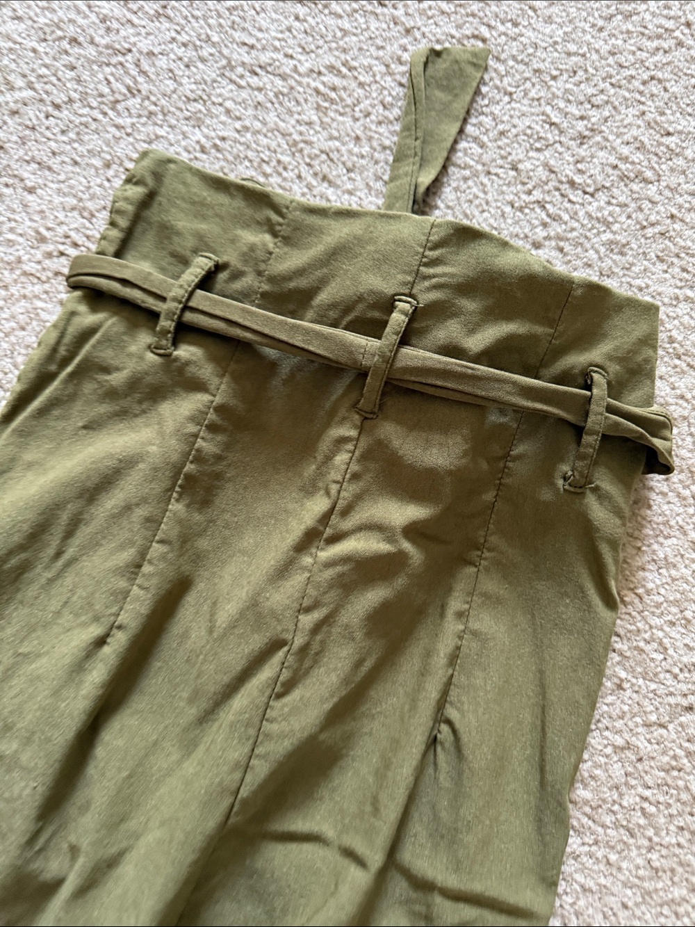 🚨 Price Drop 🚨 NWOT High-Rise Paperbag Tie-Waist Pants - Olive - Picture 7 of 7
